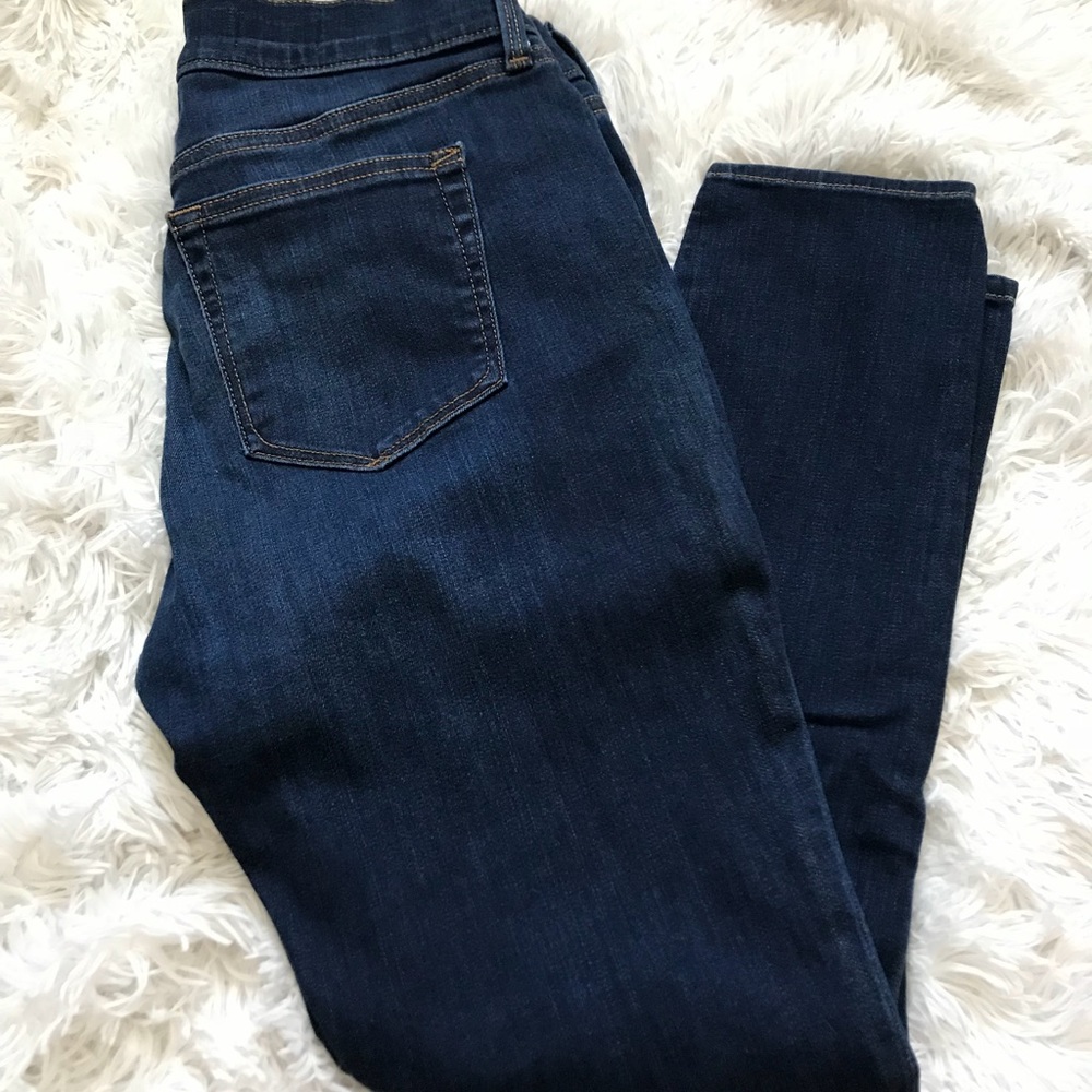 EUC Gap Skinny Legging Jeans 29s